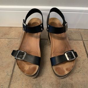 Platform sandals
